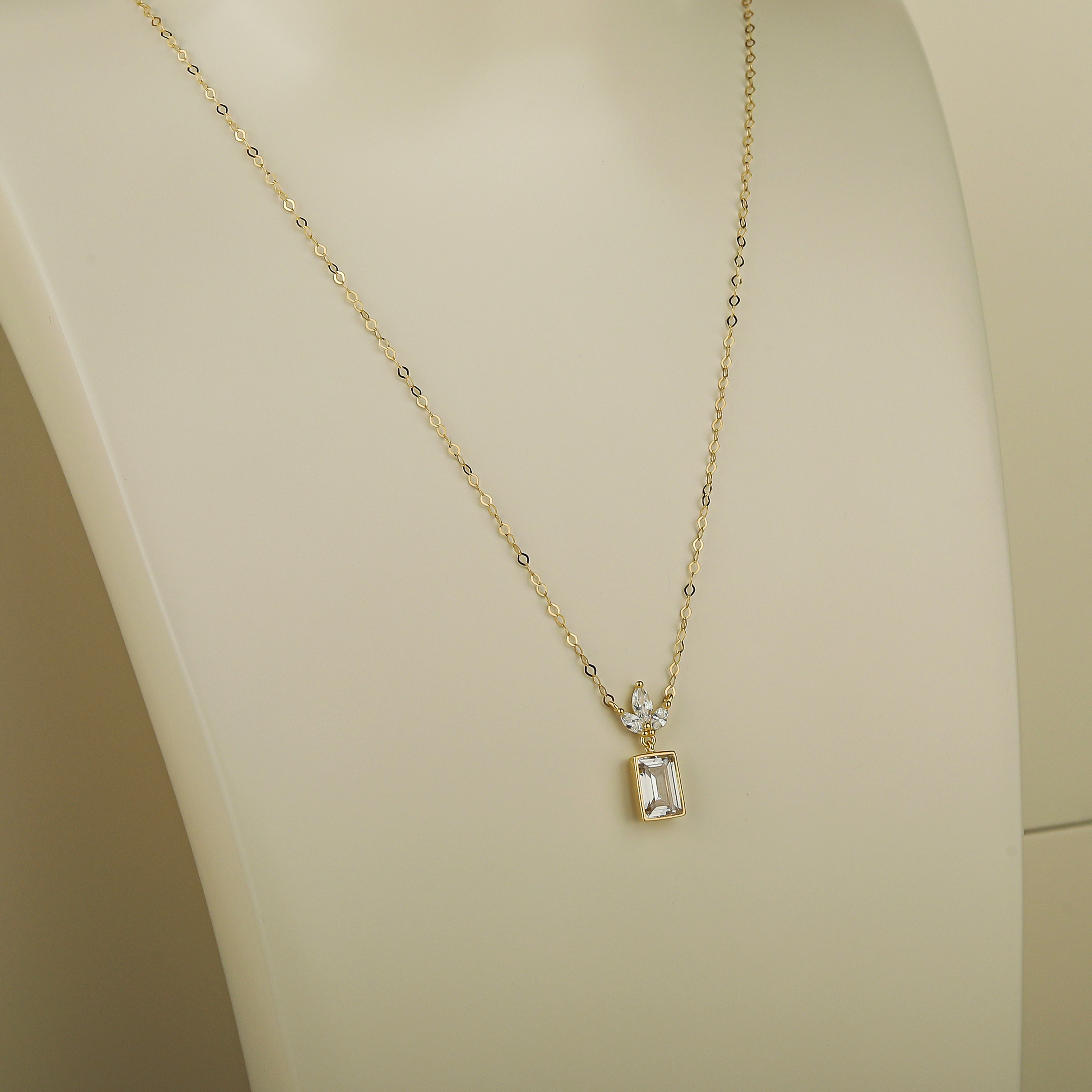 18 karat gold choker, made in Turkey - (H-0842)